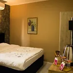 In The Heart Of Old Bazaar With Private Parking מלון 3*